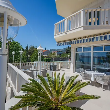 Hotel Riva Kastela With Swimming Pool-2