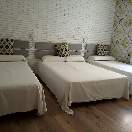 Hostal Le Vintage-2