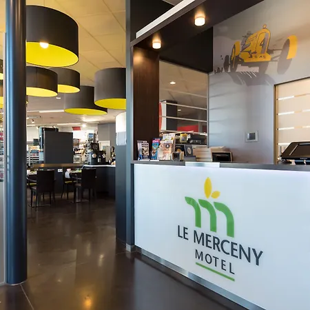 Le Merceny Motel-3