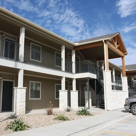 Eagle'S Den Suites Carrizo Springs A Travelodge By Wyndham-2