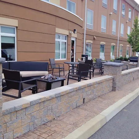 Holiday Inn Express & Suites Utica, Ny-2