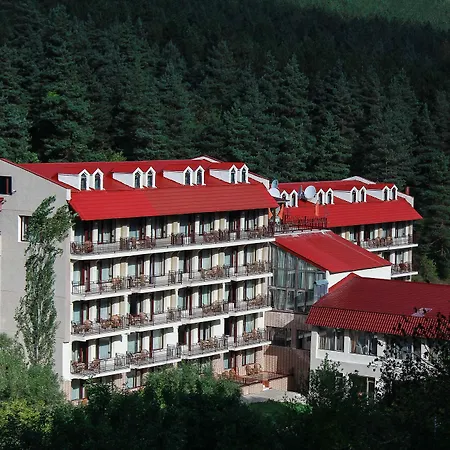 Best Western Plus Paradise Hotel Dilijan-3