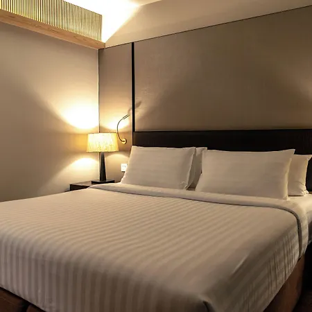 Arcadia Suites Ploenchit Bangkok-2