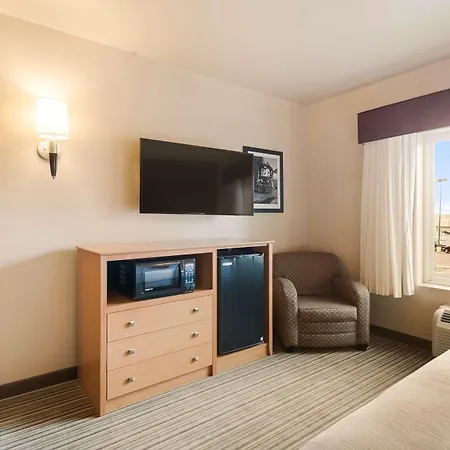 Best Western Shelby Inn & Suites-3