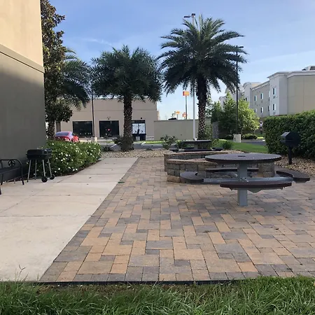 La Quinta By Wyndham Gonzales La-3