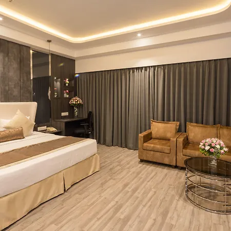 Goldfinch Hotel Mumbai-3
