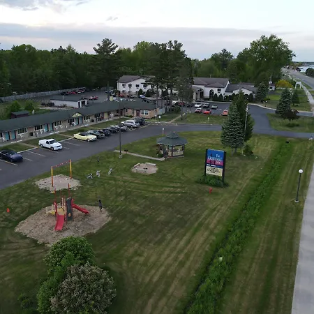 Crows Nest Inn Tawas-2