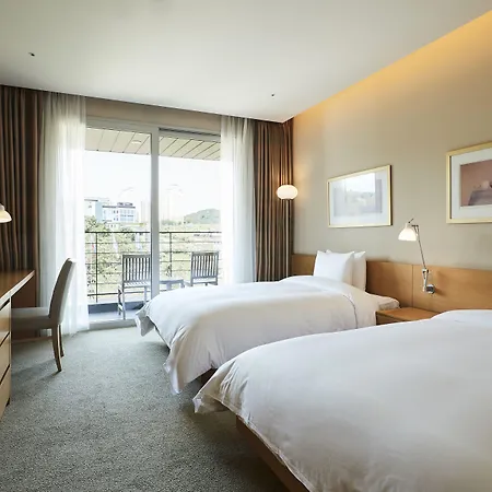 Rolling Hills Hotel-2