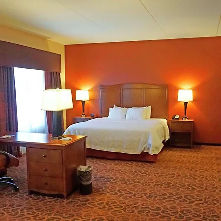 Hampton Inn Waynesburg-3