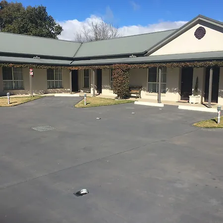 Breakout Motor Inn-3