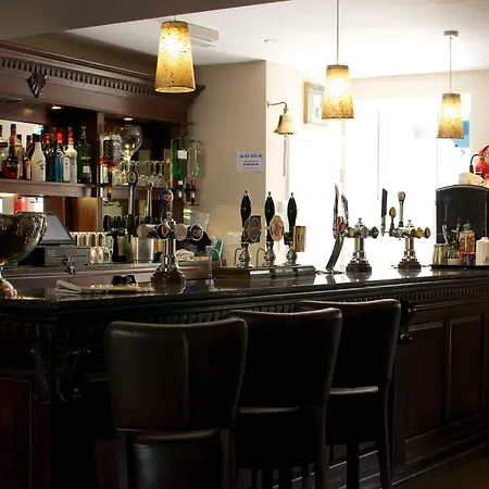 The Three Horseshoes Hotel-2