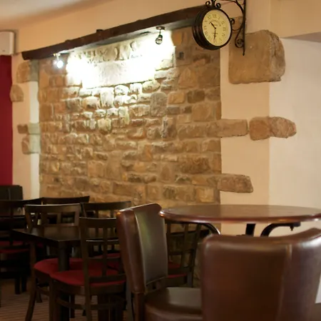 The Three Horseshoes Hotel-2