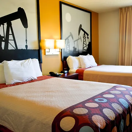 Super 8 By Wyndham Fox Creek-2