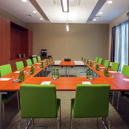 Hampton By Hilton Warsaw Airport-3