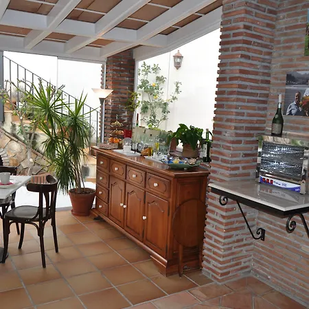 Welcome Inn Nerja Guest House Luxury Bed & Breakfast-2
