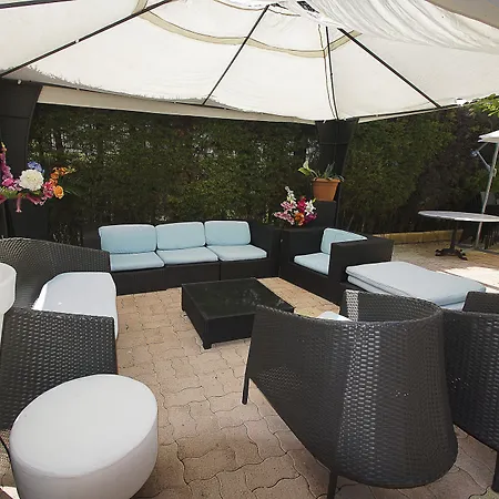 Hôtel Le Derby terrasse et parking-3