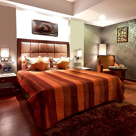 The Golden Plaza Hotel-2