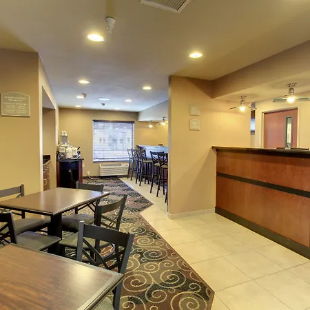 Cobblestone Inn & Suites - Rugby-3