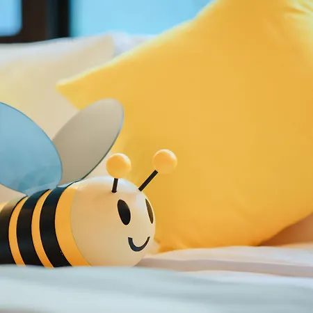 Bee House By Cosmos Creation - Taipei Main Station-3