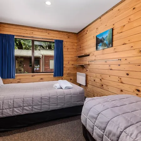 Altamont Lodge-2