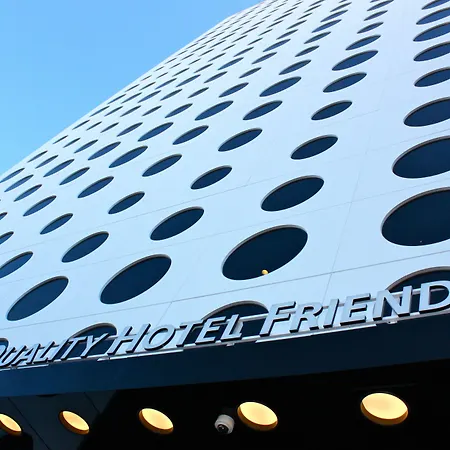 Quality Hotel Strawberry Arena-3