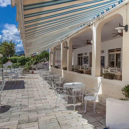 Hotel Sandalyon-2