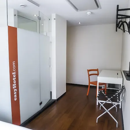 Easyhotel Rotterdam City Centre-2
