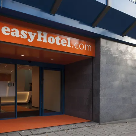 Easyhotel Rotterdam City Centre-3
