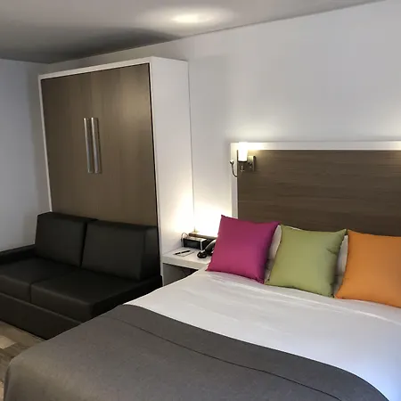 Hotel V-3