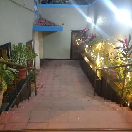 Pals Hotel-3