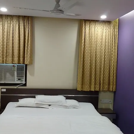 Pals Hotel-2