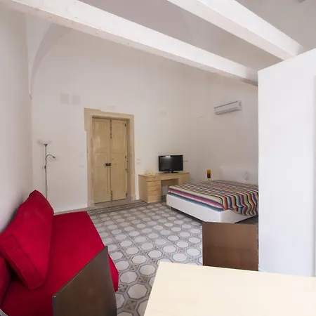 Relais Carlo V - Palazzo Storico-3