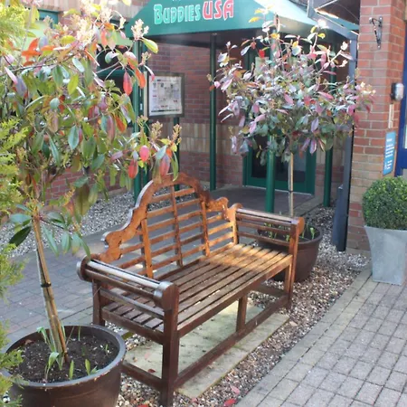 Redwings Lodge Dunstable-2