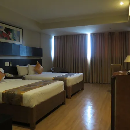The Pinnacle Hotel And Suites-3