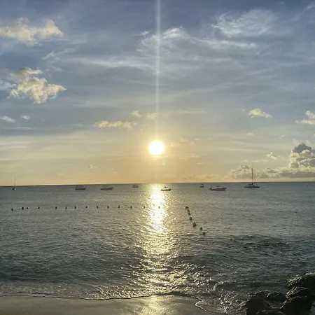 Tropical Sunset Beach Apartment Hotel-2