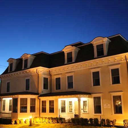 Guest House At Norwalk Inn-3
