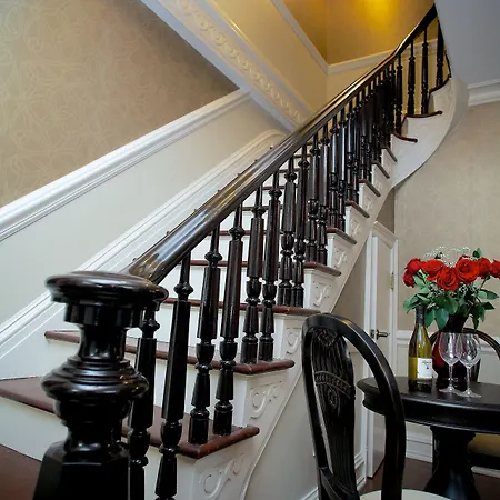 Guest House At Norwalk Inn-3