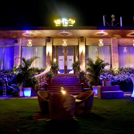 Della Resorts-3