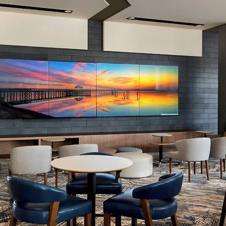 Courtyard By Marriott Philadelphia South At The Navy Yard-2