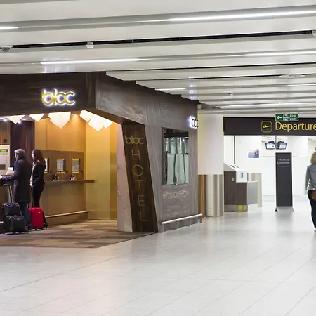 Bloc Hotel London Gatwick Airport-3