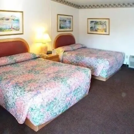 Cloverdale Oaks Inn-2