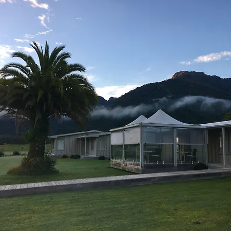 Franz Josef Oasis-3