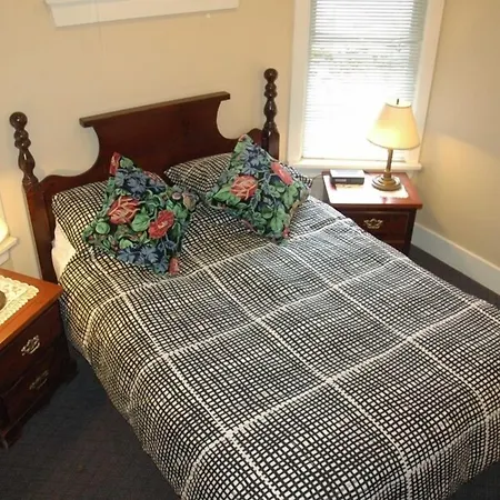 Cambie Lodge-2