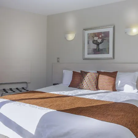 166 Majestic Court Motel-2