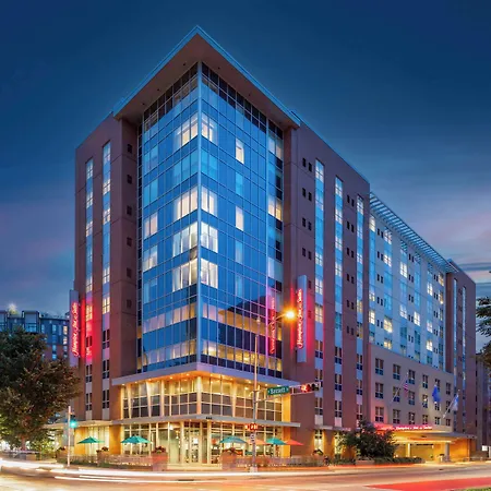 Hampton Inn & Suites Madison Downtown-2