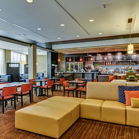 Courtyard By Marriott Bridgeport Clarksburg-2