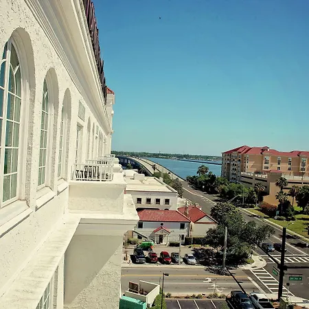 Hampton Inn & Suites Bradenton-2
