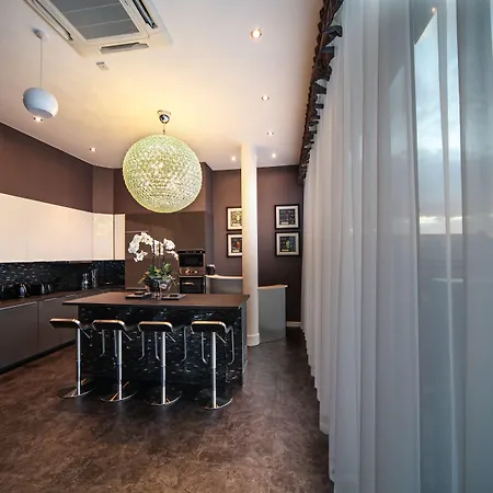 Epic Seel Street Apartments - Liverpool City Centre-3