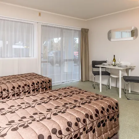 Outrigger Motel-2