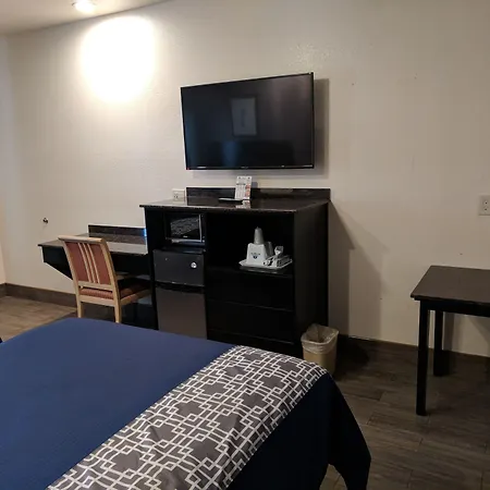 Americas Best Value Inn - Brownsville-3
